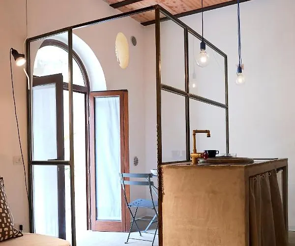 Mediterranea - Piccola Dimora Per Viaggiatori カステッランマーレ・デル・ゴルフォ